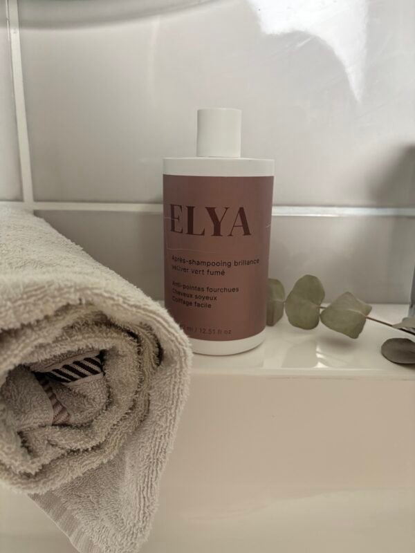 après shampoing brillance vétiver vert fumé cheveux brillants & doux après shampoing brillance vétiver vert fumé cheveux brillants & doux